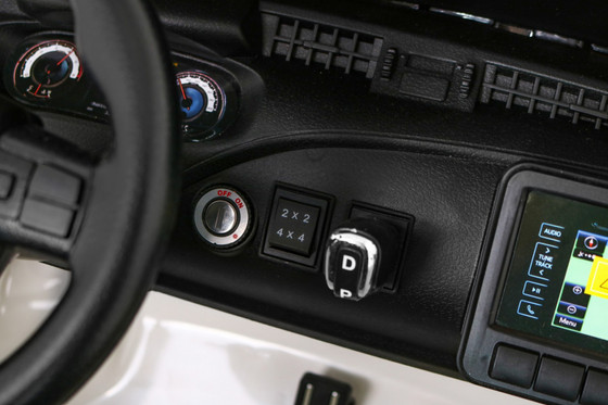Pojazd Toyota Hilux Biała