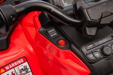 Quad Can Am Outlander ATV Czerwony