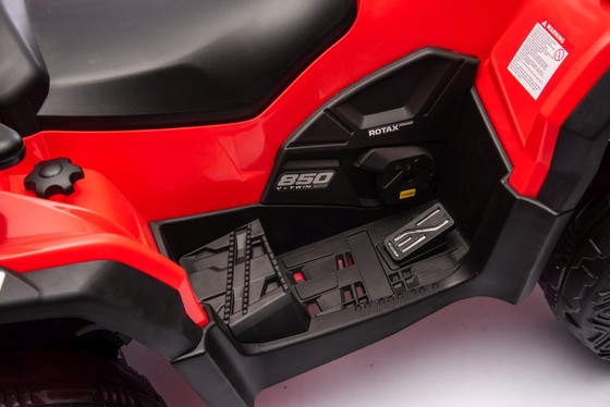 Quad Can Am Outlander ATV z Pilotem Czerwony